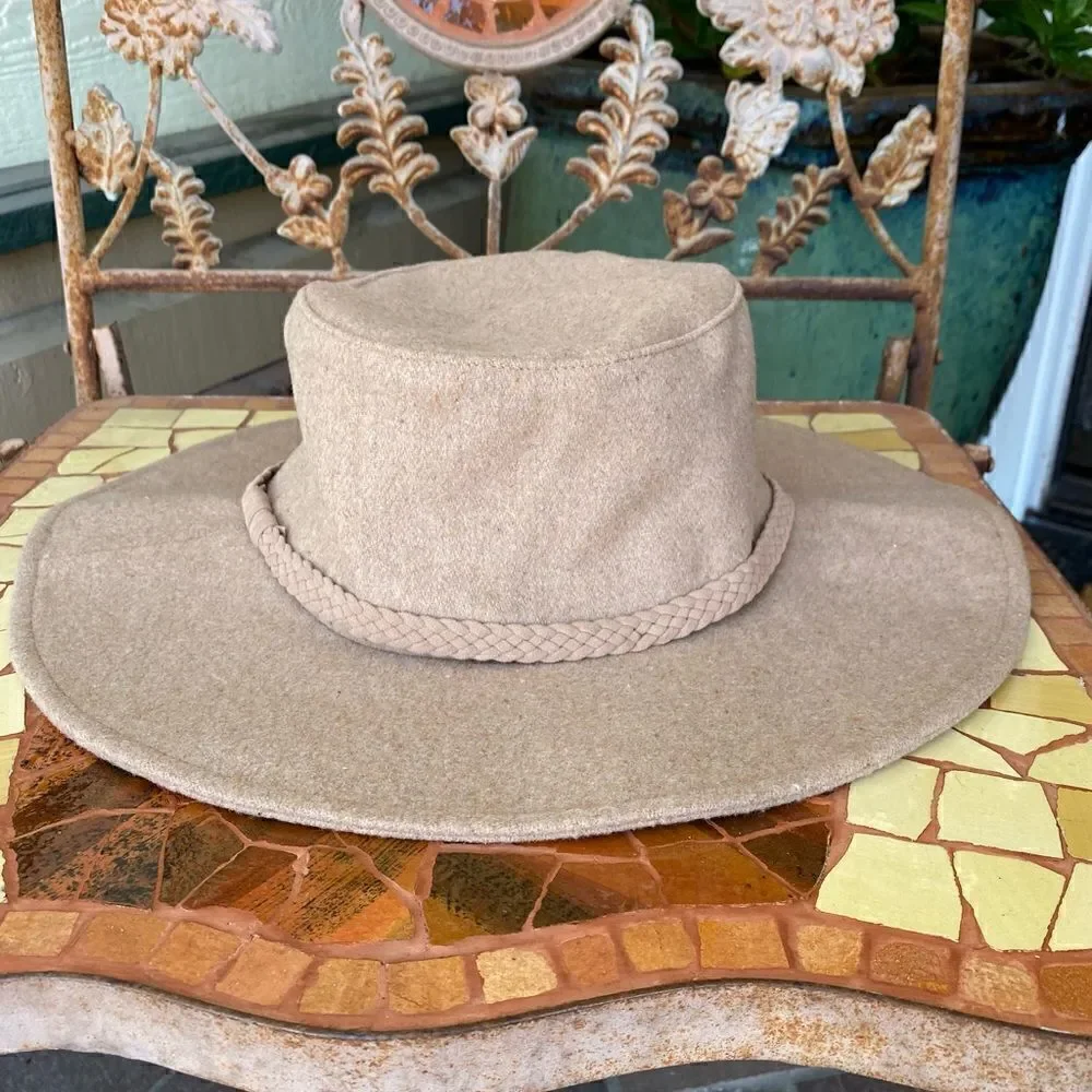 👒ASN Harper soft felt floppy hat in tan NWT! Adjustable size. Great for travel.